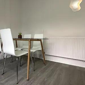 Wonderful 2 Bedroom On Tower Bridge Apartment
